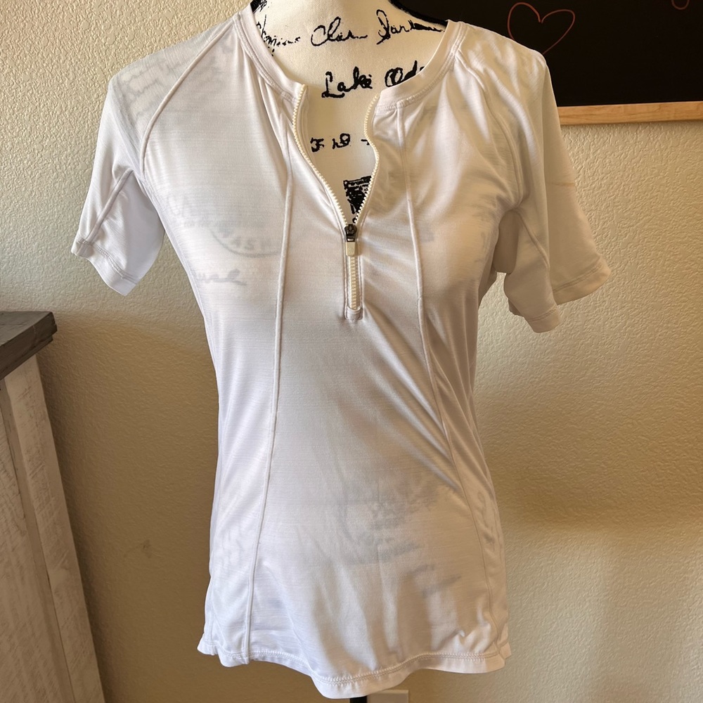 Athletic shirt